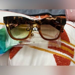 SOLD OUT|QUAY AFTER HOURS SUNGLASSES